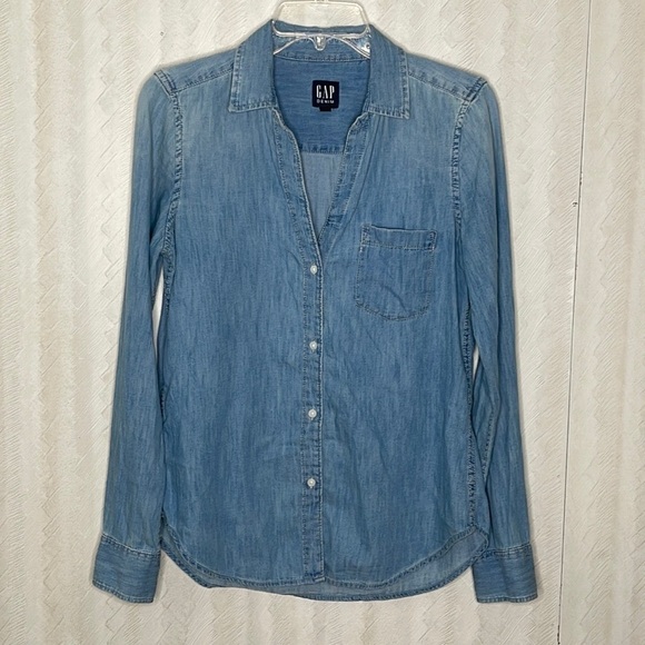 ❤️ GAP Button Down Shirt Size XS - Picture 2 of 4